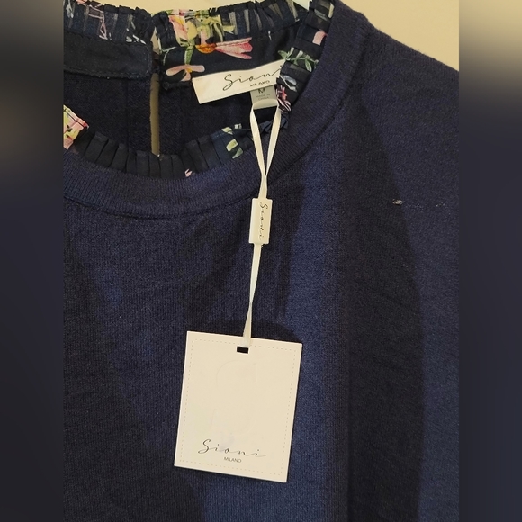 Sioni Milano Navy blue floral Top | size: M | NWT - Picture 2 of 4